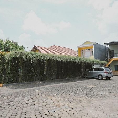 Reddoorz Syariah Near Kantor Walikota Jambi Esterno foto