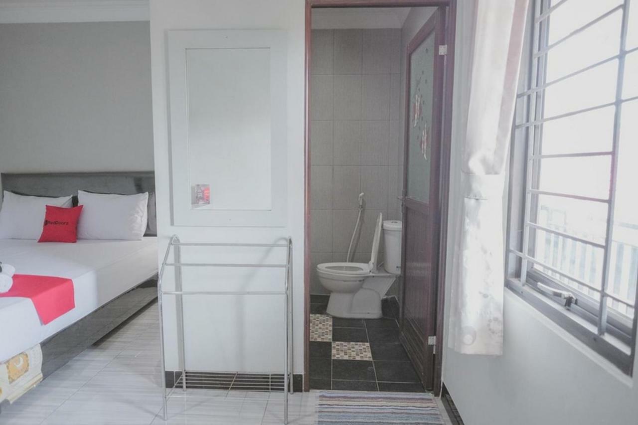 Reddoorz Syariah Near Kantor Walikota Jambi Esterno foto