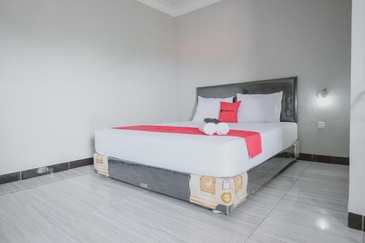 Reddoorz Syariah Near Kantor Walikota Jambi Esterno foto