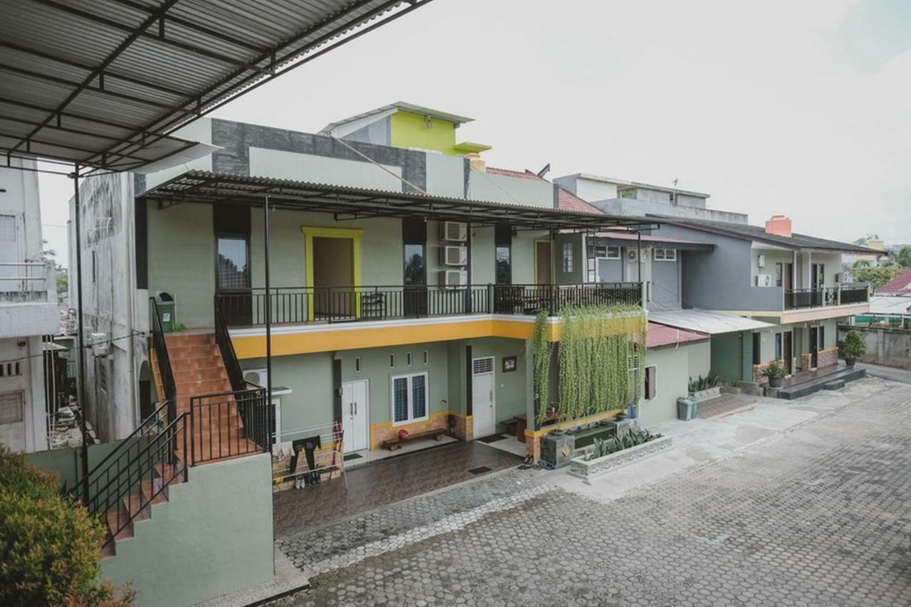 Reddoorz Syariah Near Kantor Walikota Jambi Esterno foto